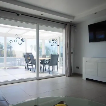 Villa De La Popa - Beachfront *