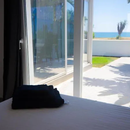 De La Popa - Beachfront Villa *