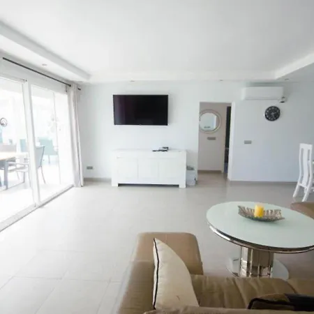Villa De La Popa - Beachfront *