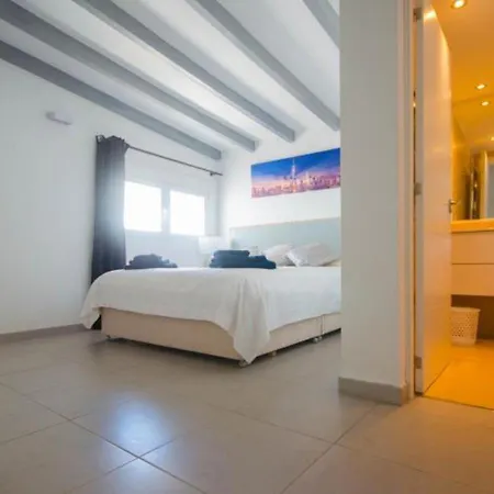 De La Popa - Beachfront Villa Estepona